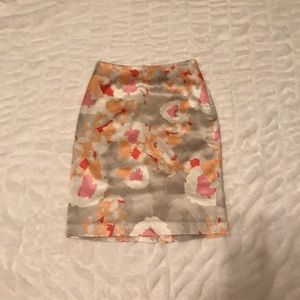 3/$25!!  Ann Taylor Silk Pencil Skirt Size 6